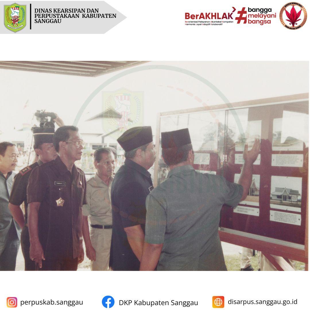 Peresmian Infrastruktur Kabupaten Sanggau pada masa H. Parjoko Suryokusumo sebagai Gubernur Kalimantan Barat (1988-1993),Salah satu infrastruktur yang terekam adalah Kantor Inspektorat yang saat ini telah ditempati oleh BP2KAD Kabupaten Sanggau