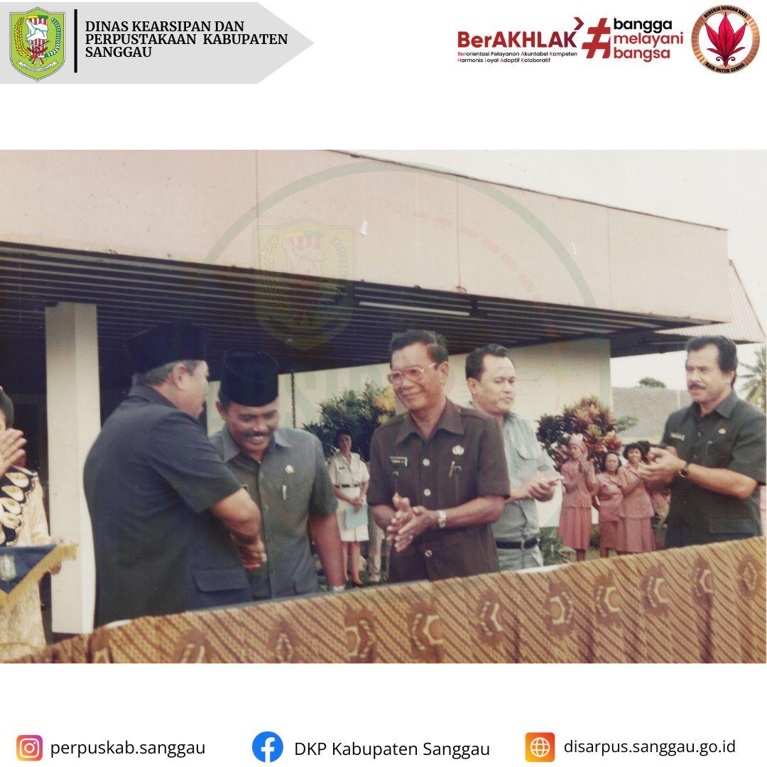 Peresmian Infrastruktur Kabupaten Sanggau pada masa H. Parjoko Suryokusumo sebagai Gubernur Kalimantan Barat (1988-1993),Salah satu infrastruktur yang terekam adalah Kantor Inspektorat yang saat ini telah ditempati oleh BP2KAD Kabupaten Sanggau